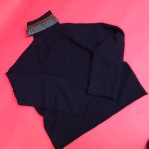 Fab petite Theory Turtleneck!